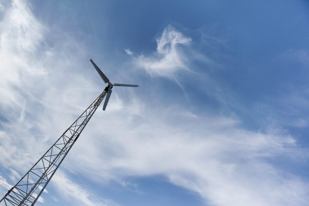 Small wind turbine
